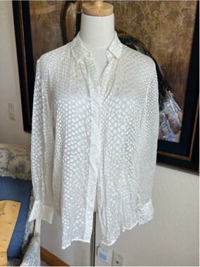 NWOT REISS White Textured Button Down Shirt Size 2